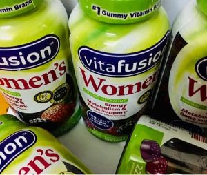 Kẹo dẻo vitamin Vitafusion Womens có tốt không-1
